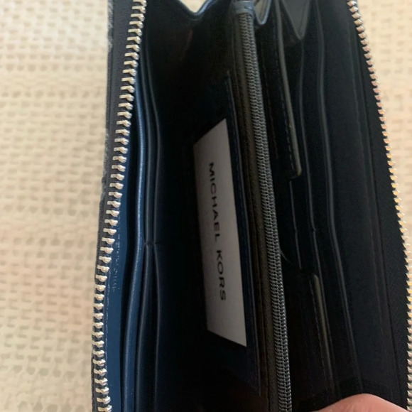 NWT Michael Kors Cooper Denim Wallet - Picture 5 of 11